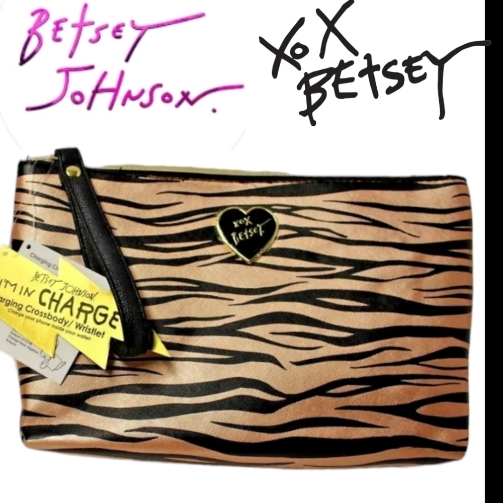 BETSEY JOHNSON Large Charging Wristlet Zebra Print New With Tags